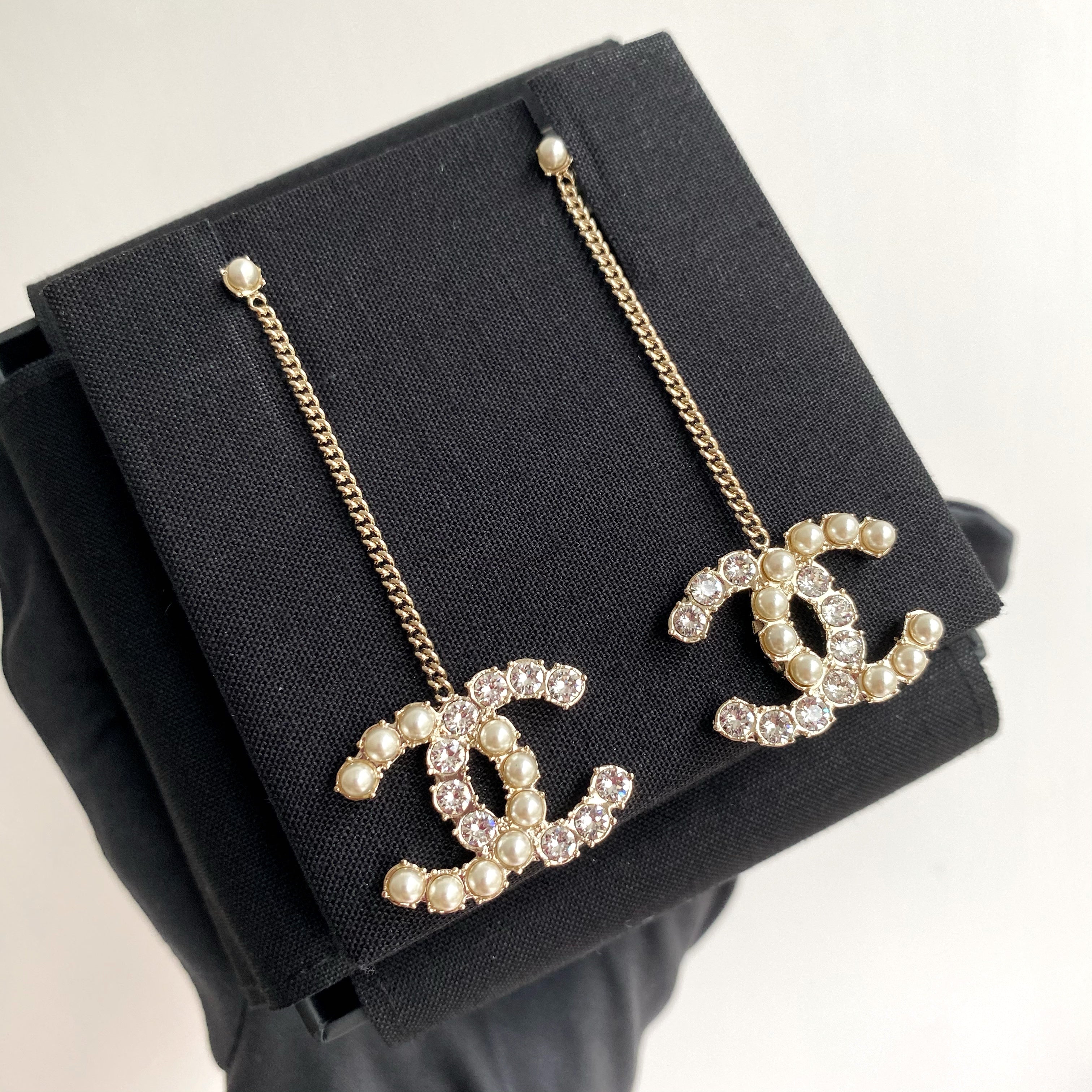 CHANEL 20B White Crystal Pearl CC Long Drop Earrings Dearluxe