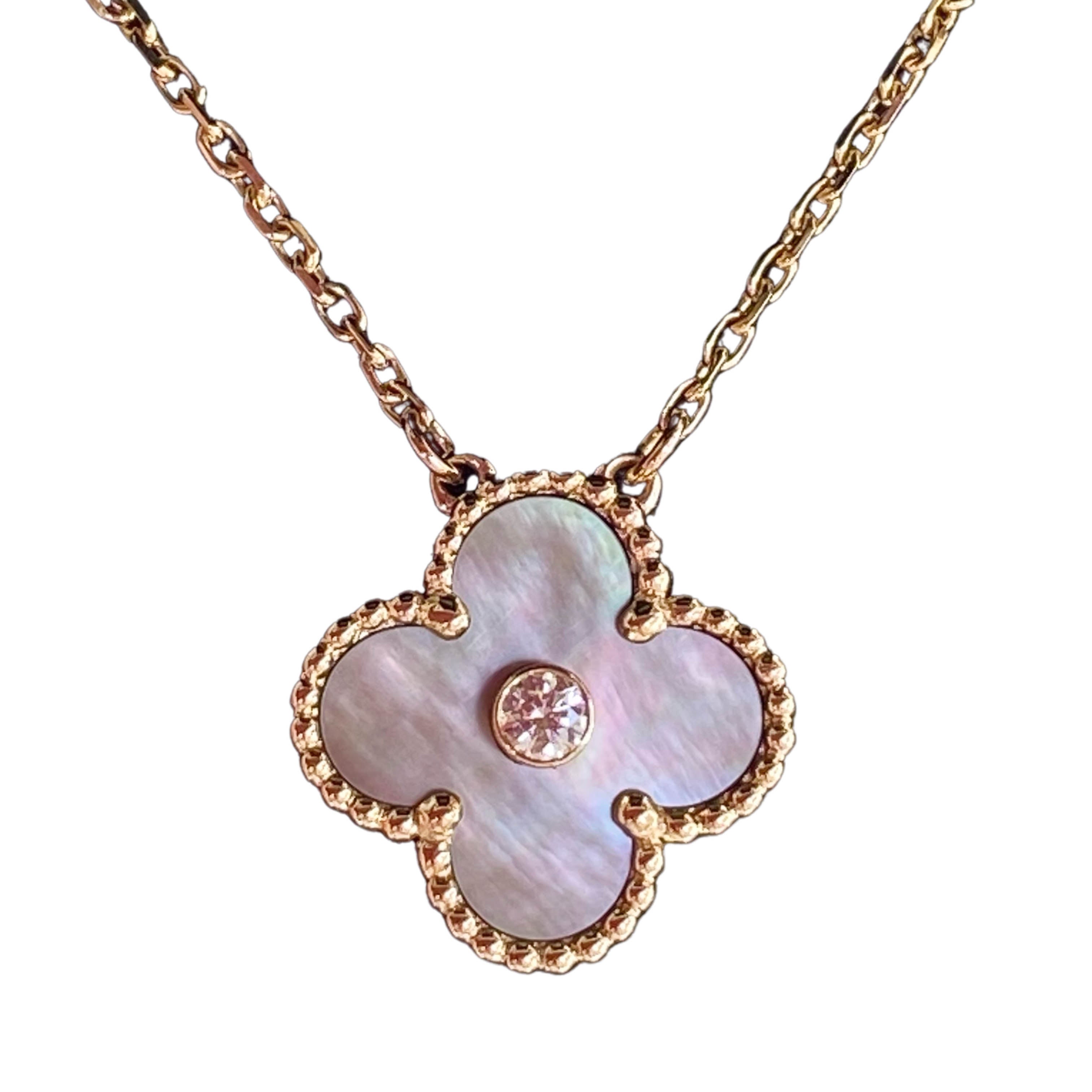 Van Cleef Holiday Pendant 2019 2025