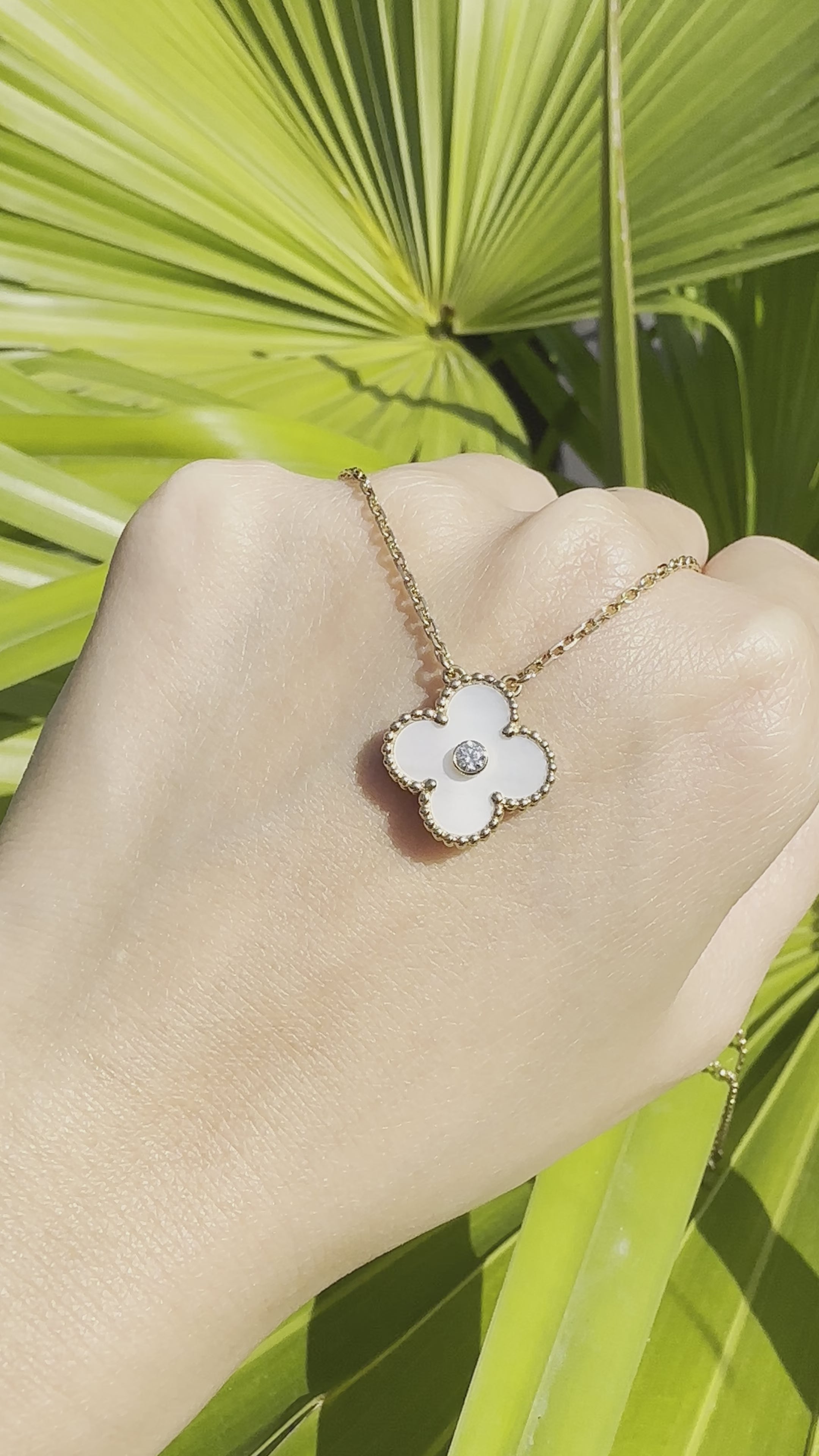 VAN CLEEF & ARPELS 2012 White Mother-of-Pearl Vintage Alhambra