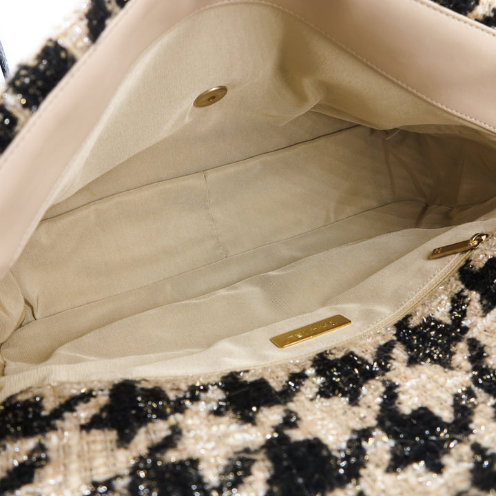 Chanel 19 Houndstooth Flap Bag Black / White Tweed – ＬＯＶＥＬＯＴＳＬＵＸＵＲＹ