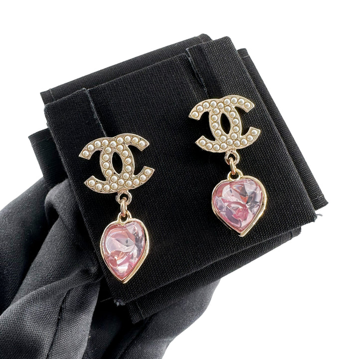 CHANEL 22B Pink Heart Crystal Pearl CC Drop Earrings - Dearluxe.com