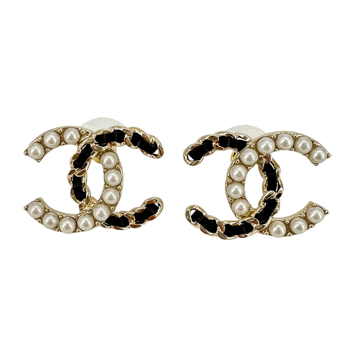 CHANEL 22B Pearl Chain Oversized CC Stud Earrings - Dearluxe.com