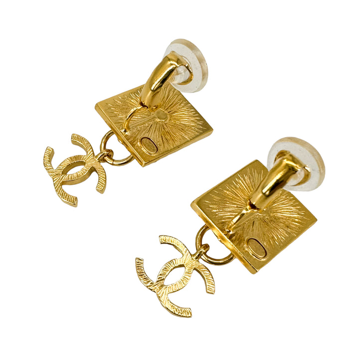 CHANEL 22A Gold Lion CC Drop Clip-On Earrings - Dearluxe.com