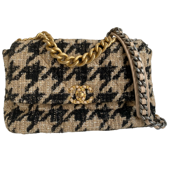 CHANEL Chanel 19 Medium Flap Bag in 19K Beige Black Houndstooth Tweed - Dearluxe.com