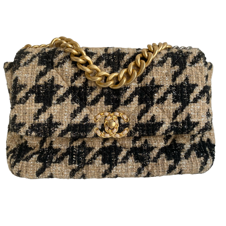 CHANEL Chanel 19 Medium Flap Bag in 19K Beige Black Houndstooth Tweed - Dearluxe.com