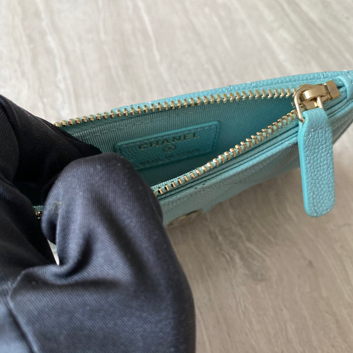 20C Tiffany Blue Caviar Zip Flap Card Holder with Multi Back Slots