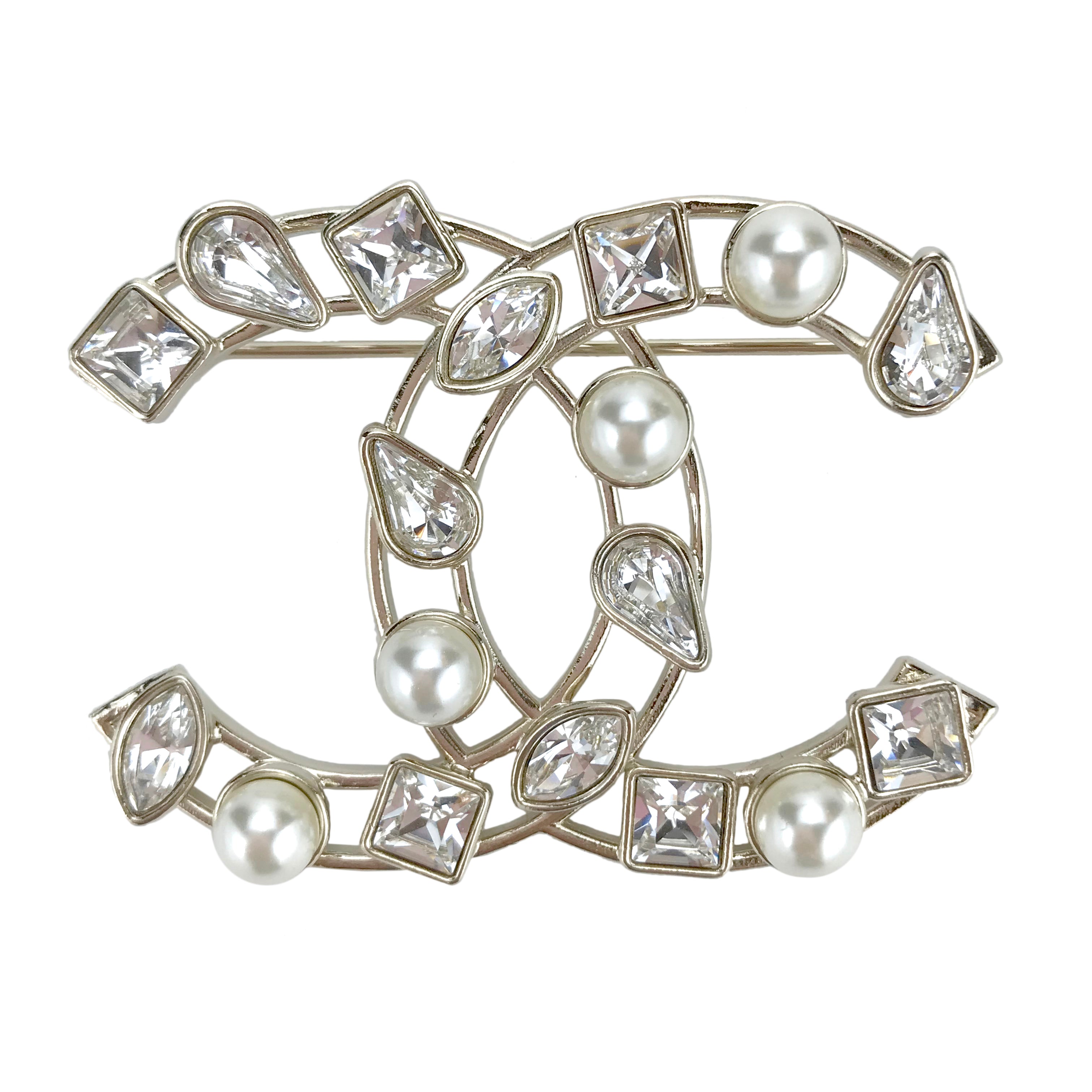 Chanel Light Gold Tone & Faux Pearl Twisted Brooch Chanel | The Luxury  Closet
