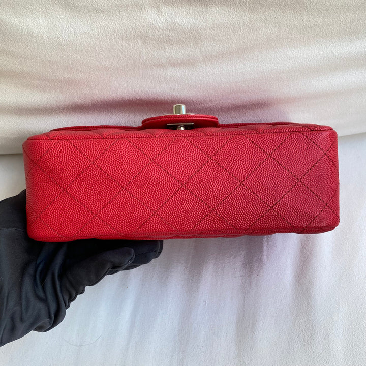 New 18C Chanel Red Caviar Classic Quilted Rectangular Mini 2.55 Flap B –  Boutique Patina