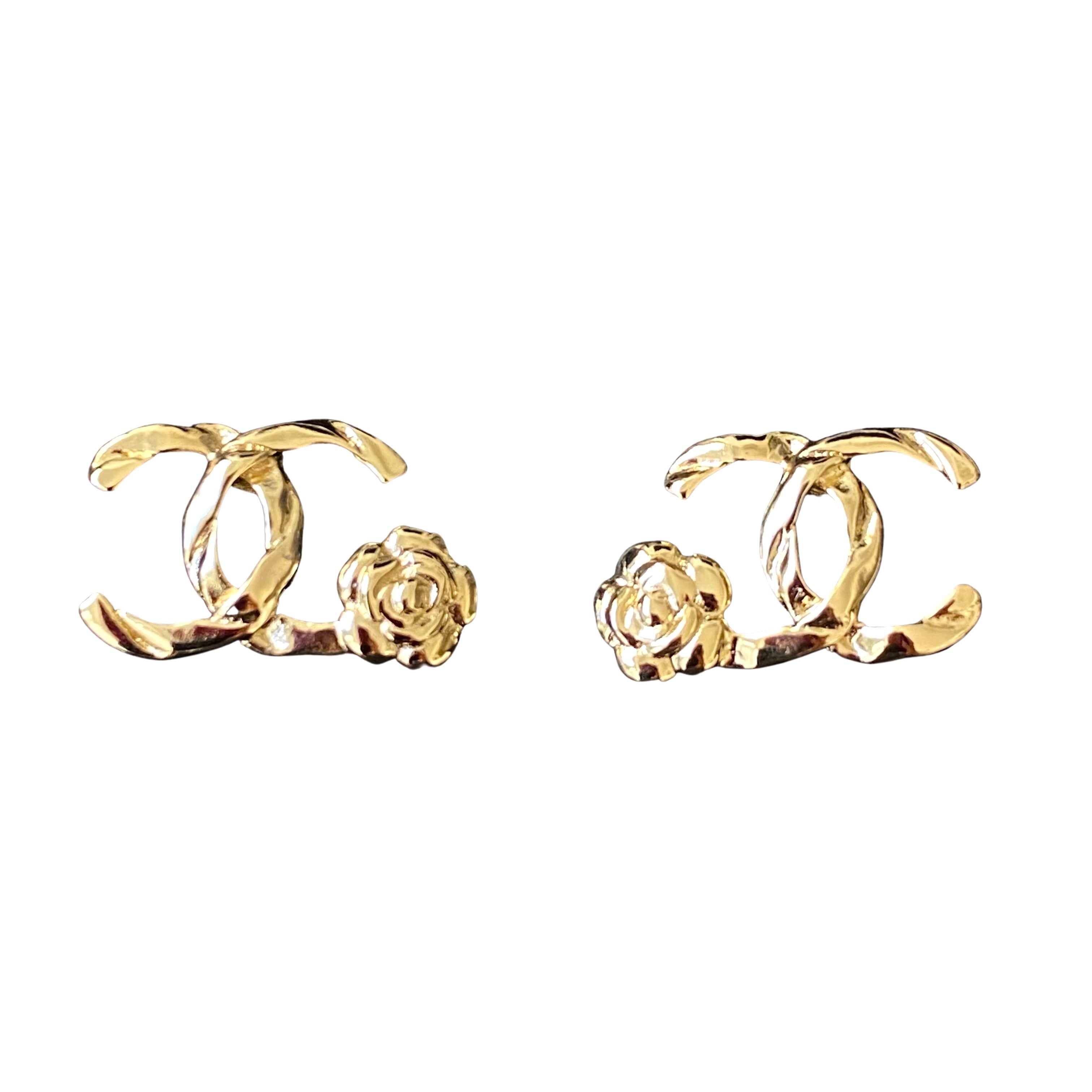 Chanel 22A Camellia Gold Twisted CC Stud Earrings | Dearluxe