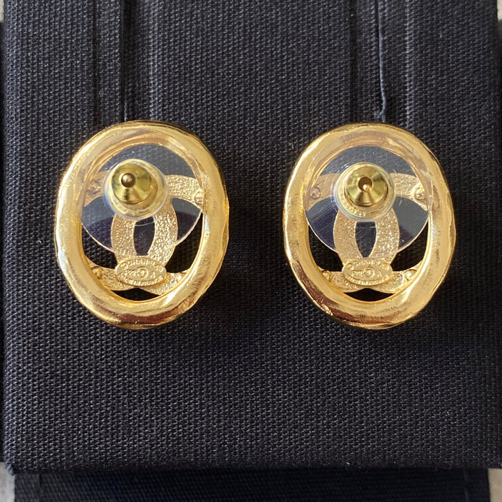 CHANEL 22A Oval Cutout Crystal CC Logo Large Gold Earrings - Dearluxe.com