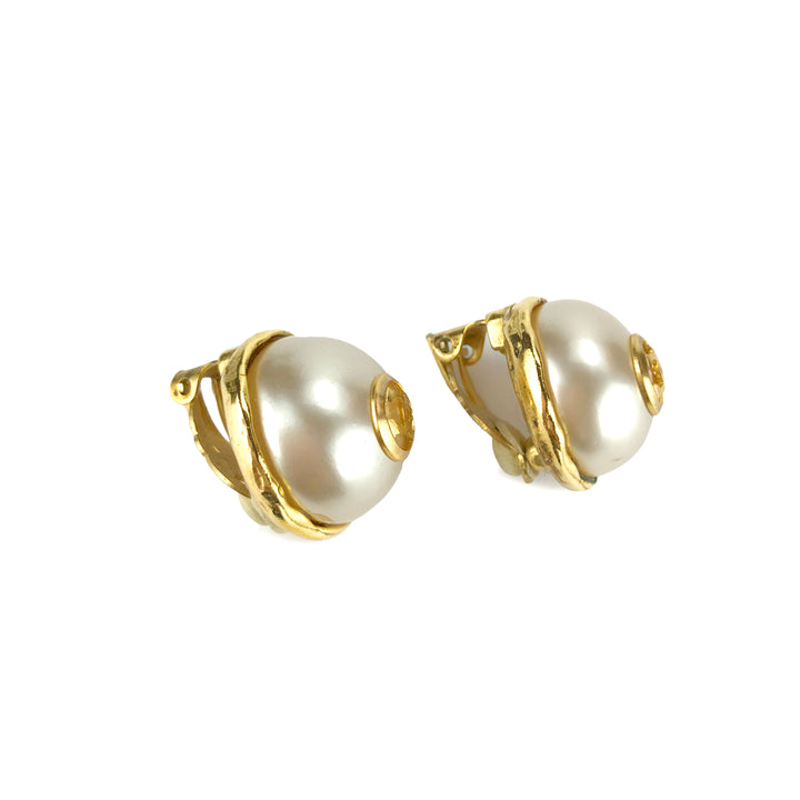CHANEL Vintage Pearl Earrings with CC Logo | Dearluxe