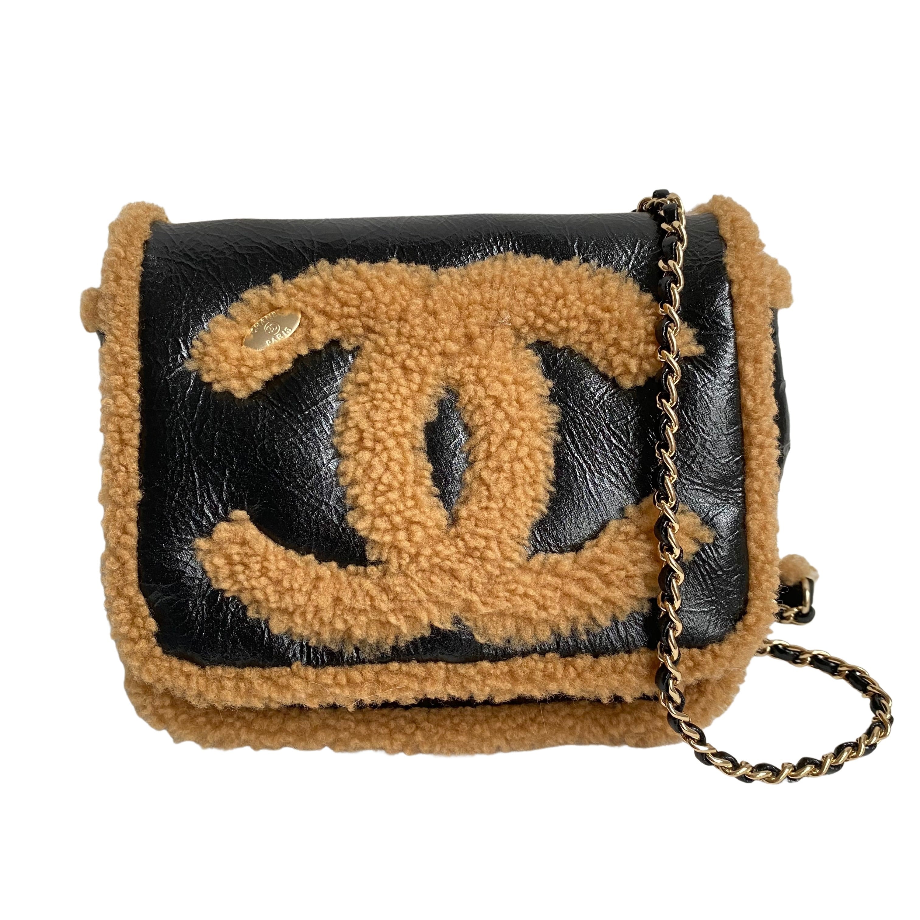 Chanel Flap Bag Shearling CC Black/Beige in Shiny Crumpled