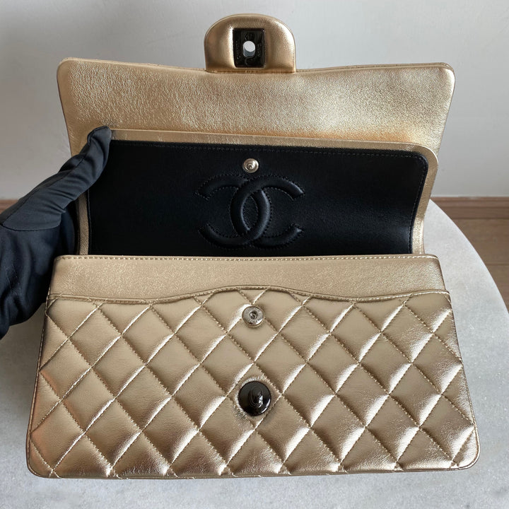CHANEL Medium Classic Double Flap Bag in 21S Metallic Gold Lambskin - Dearlux.com