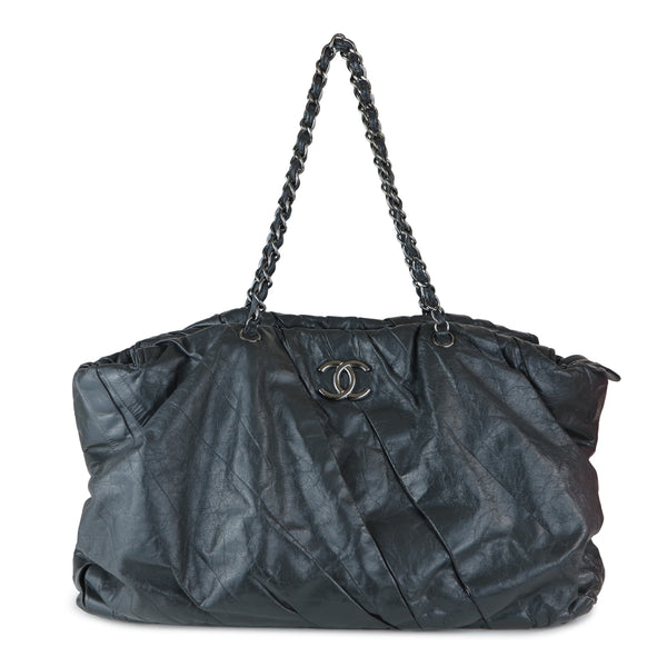 CHANEL Large Pleated Leather Zipper Tote in Charcoal Grey Aged Calfskin - Dearluxe.com
