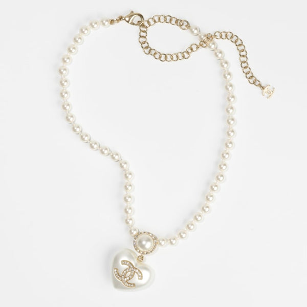 CHANEL 21B  Heart Pearl Pink Crystal CC Necklace - Dearluxe.com