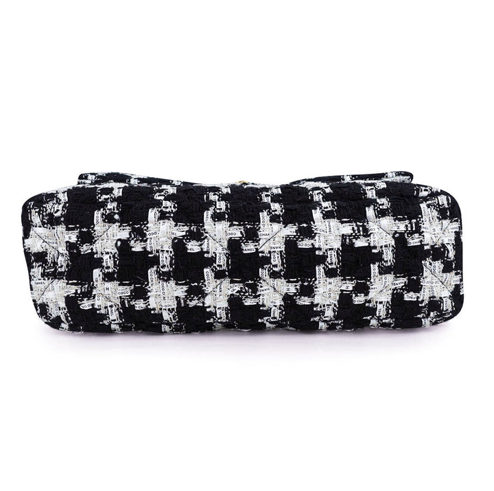 CHANEL CHANEL 19 Medium Flap Bag in 20S Black And White Ribbon Houndstooth Tweed - Dearluxe.com