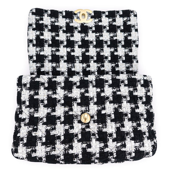 CHANEL CHANEL 19 Medium Flap Bag in 20S Black And White Ribbon Houndstooth Tweed - Dearluxe.com