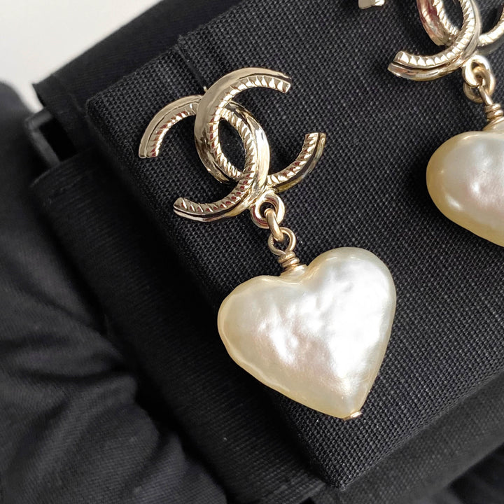 22C Heart Pearl Pendant CC Dangle Earrings