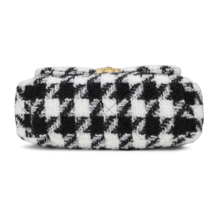 CHANEL CHANEL 19 Small Flap Bag in Black And White Houndstooth Tweed - Dearluxe.com