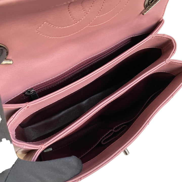 CHANEL-Trendy-CC-Mini-Matelasse-Lambskin-Shoulder-Bag-Pink-A81633
