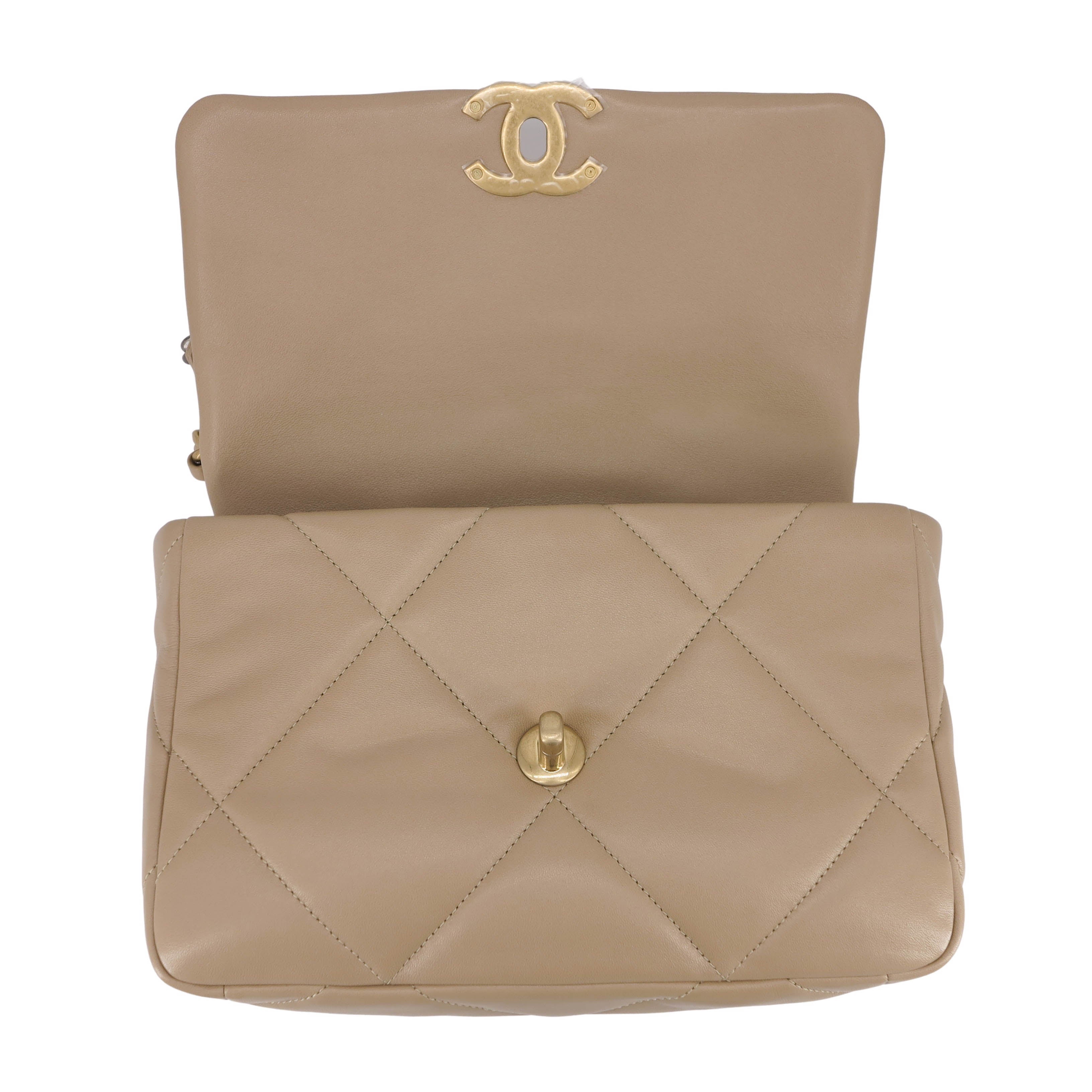 CHANELCHANEL 19 Small Flap Bag in 21S Dark Beige Lambskin Dearluxe