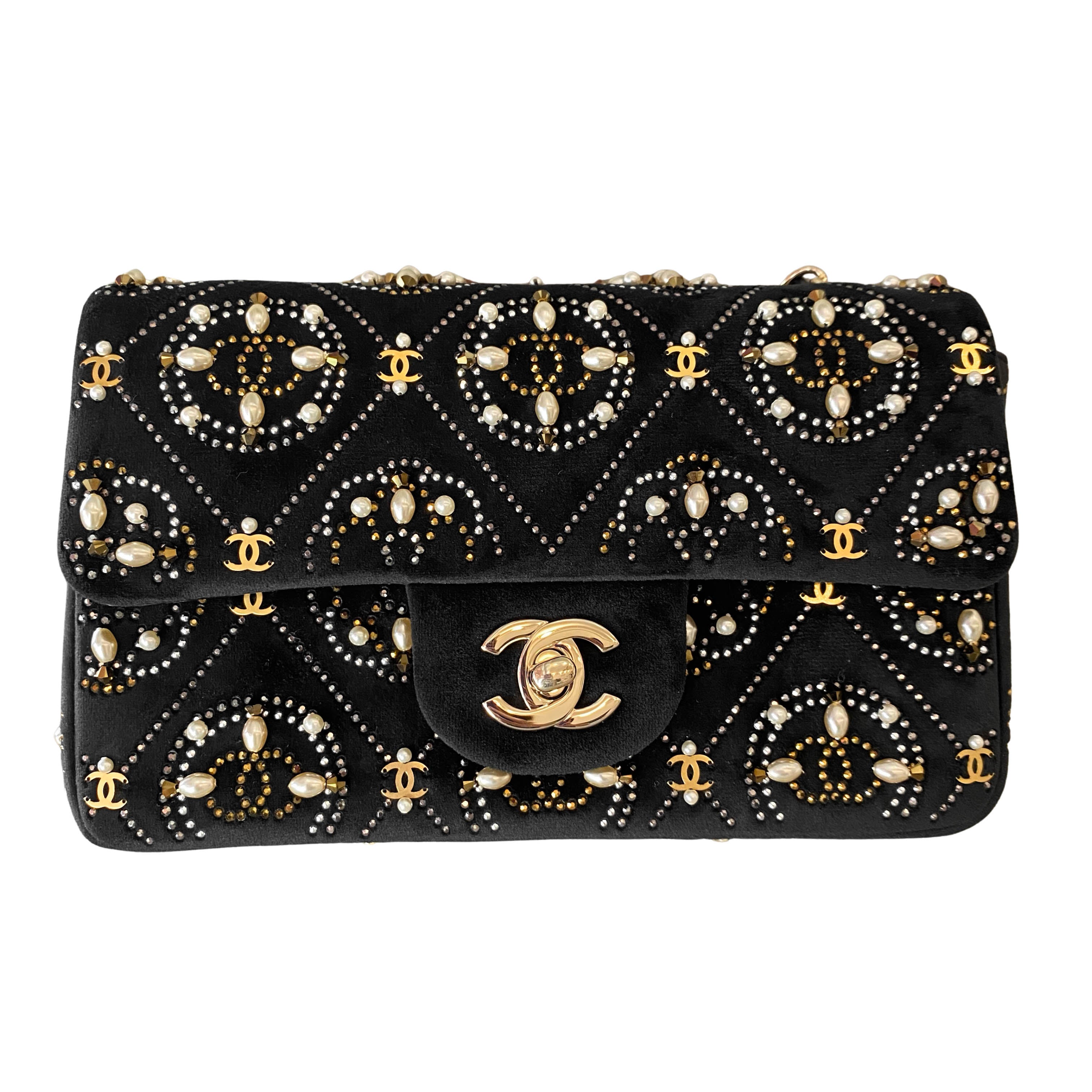 CHANEL Fashion - flap bag  Chanel handbags, Chanel bag, Bags
