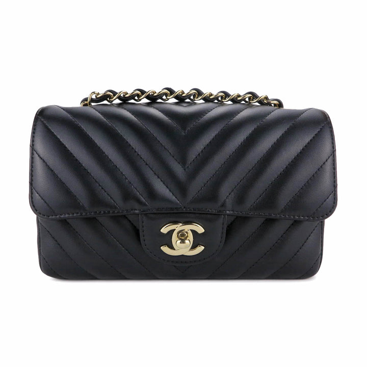 Chanel Handbags: The Chanel Boy Bag Vs Classic Flap - Fashion For Lunch.