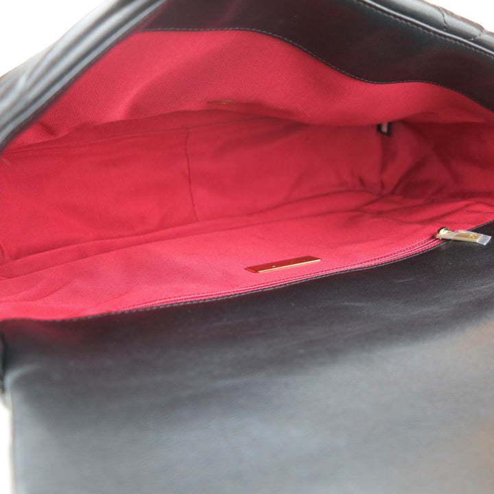 CHANEL CHANEL 19 Maxi Flap Bag in Black Goatskin - Dearluxe.com